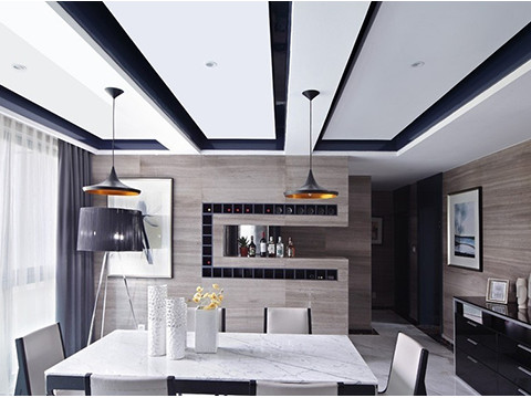 餐廳 深色家具與白色墻面的對(duì)比，幾何理性的線條在客廳里慢慢延伸出來。